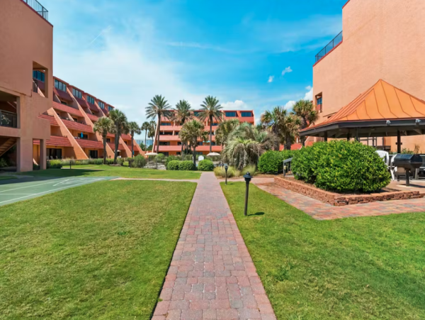 Updated Beachfront Suite Retreat with Pool & Tennis - Perfect Family Getaway